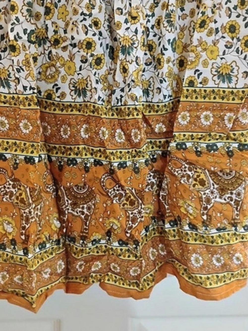 Floral Tunic in Orange & White Size Medium - Picture 8 of 13